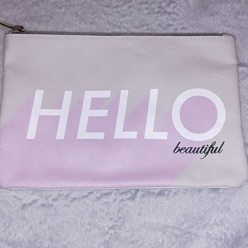 🌺Large Ipsy Purple & Gray "Hello Beautiful" Make up Bag🌺🌺